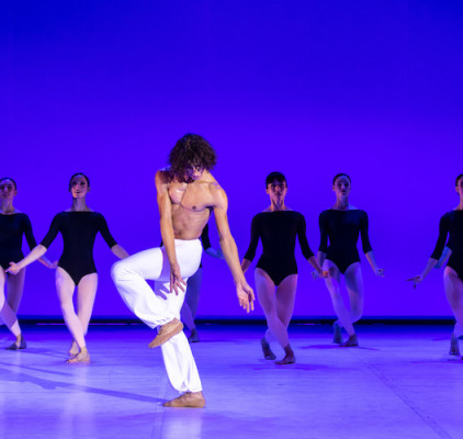 Béjart-Ballet-Lausanne-in-7_danses_grecques-di-Maurice-Béjart-foto-di-Gregory-Batardon-2.jpg